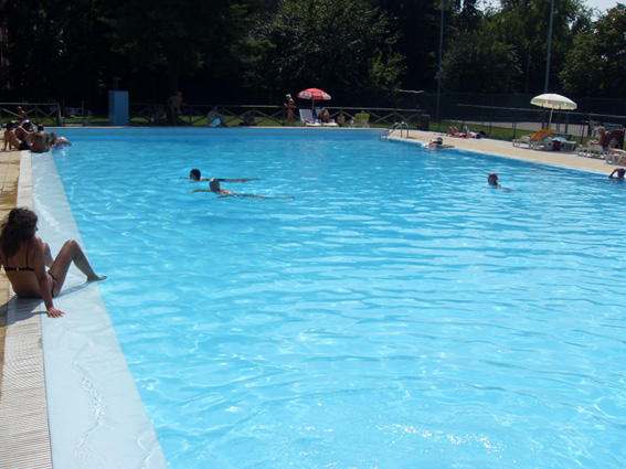 Piscina Monza Triante, apre la vasca estiva