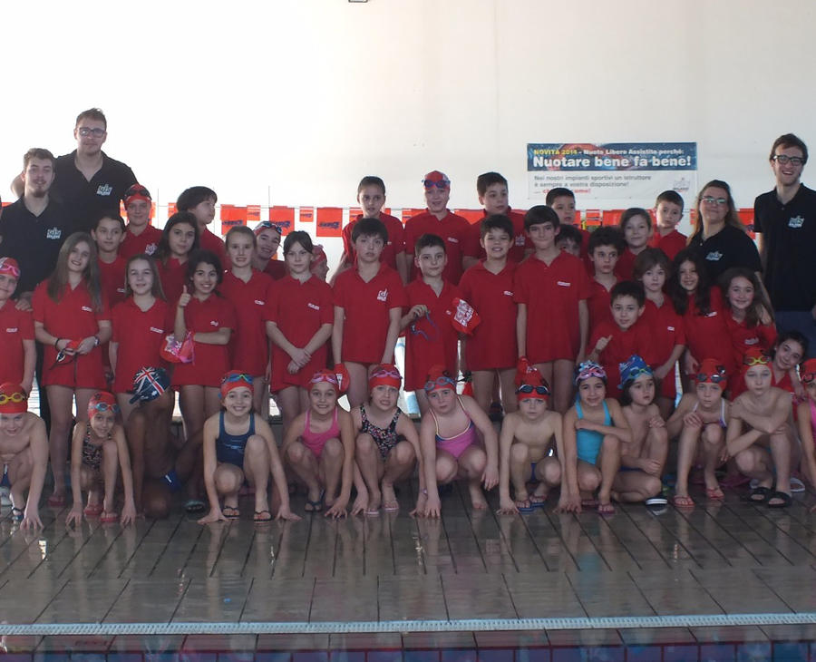 Esordienti, primo allenamento collegiale alla piscina di Pessano con Bornago