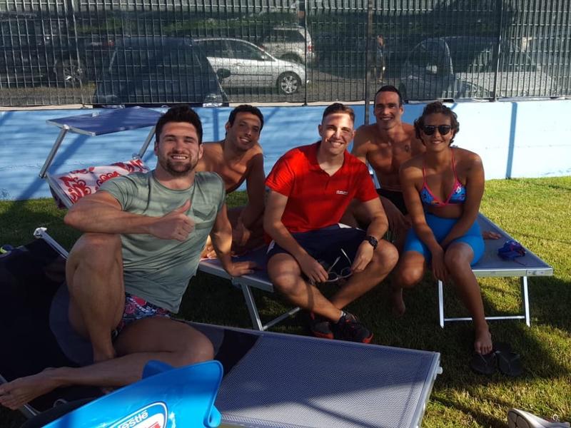 Matteo Pera assieme agli Azzurri Marco Orsi, Fabio Scozzoli, Mirko Di Tora e Martina Carraro